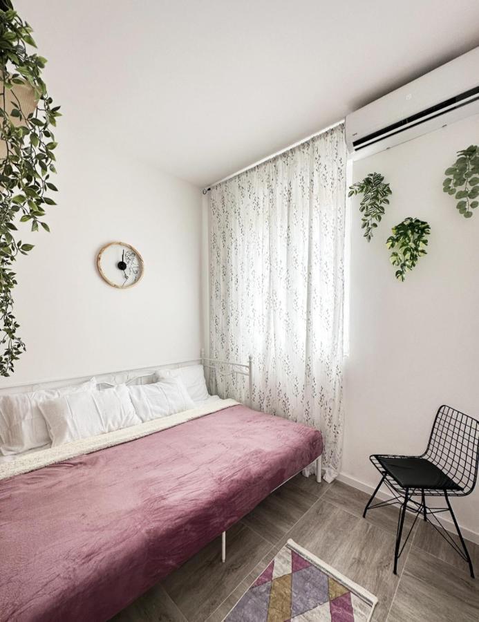 Studio Apartment, 5 Minutes To The Beach Bar Extérieur photo